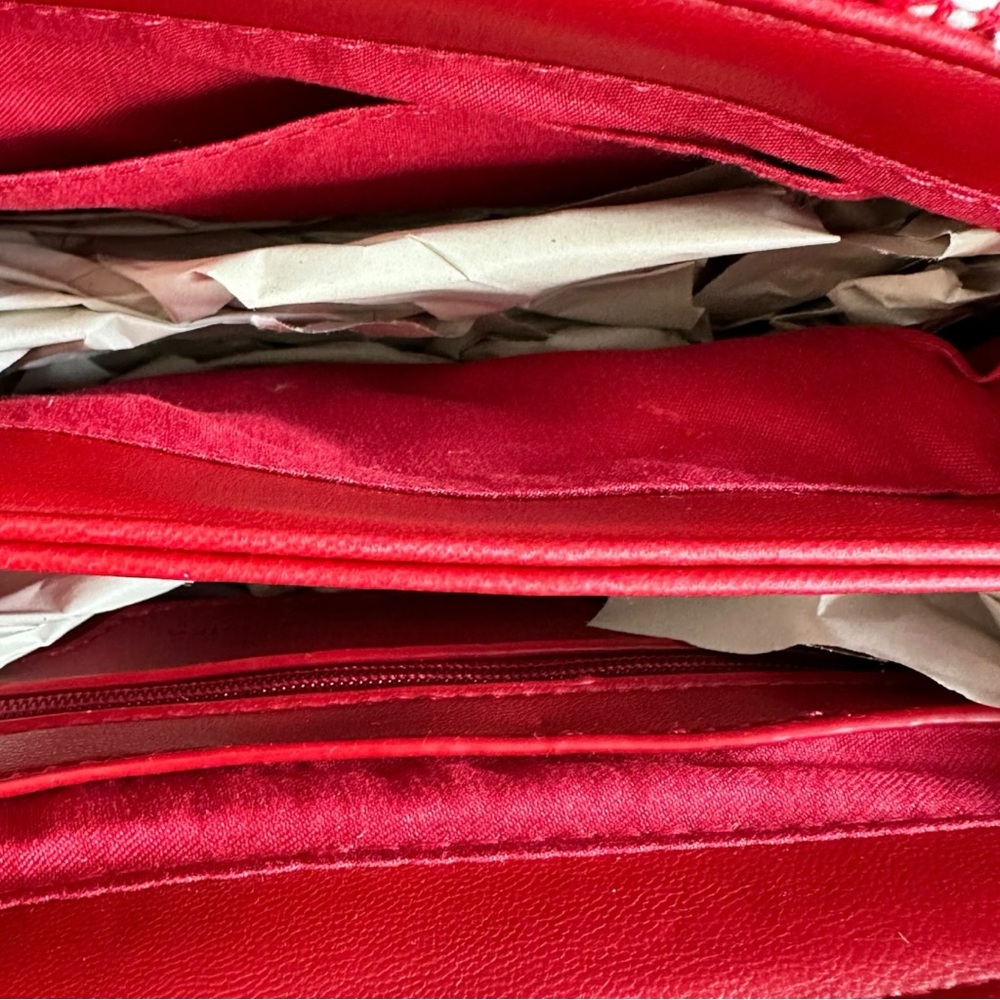 Badgley Mischka Red & White Tweed Crossbody NEW / NWT (Retail: $149) ✨ - Picture 10 of 17